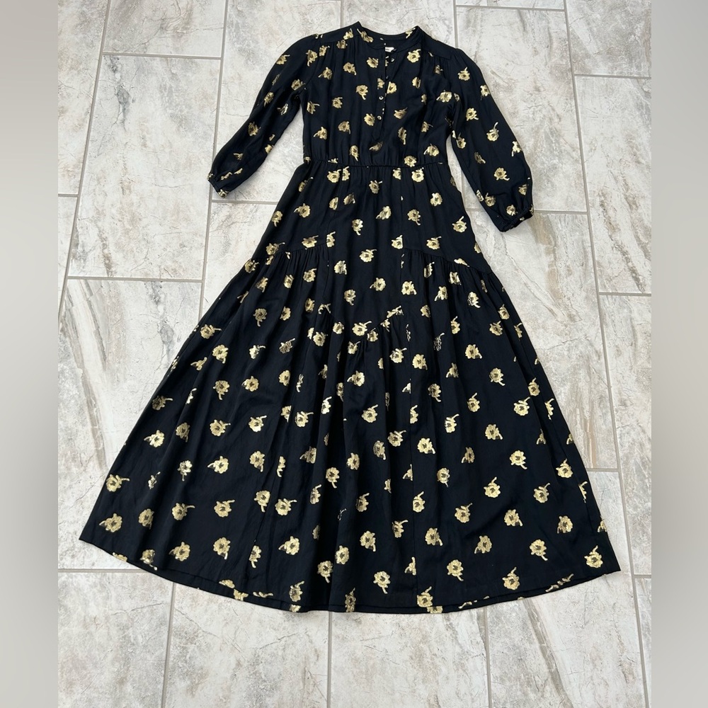 Warm NY Ladyland Maxi Dress
Black Metallic Gold
Long Sleeve
Size 1 Small
$575 - Picture 3 of 13